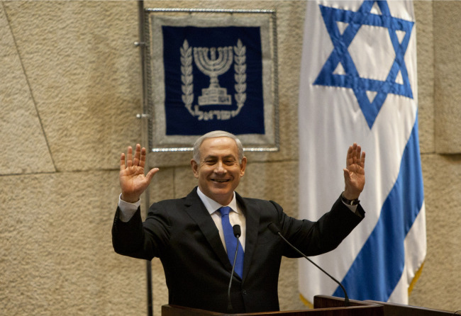 베냐민 네타냐후(Benjamin Netanyahu/이스라엘국무총리)
Israeli Prime Minister Benjamin Netanyahu gestures as he delivers a speech at the Knesset in Jerusalem on Monday.   AP-Yonhap News