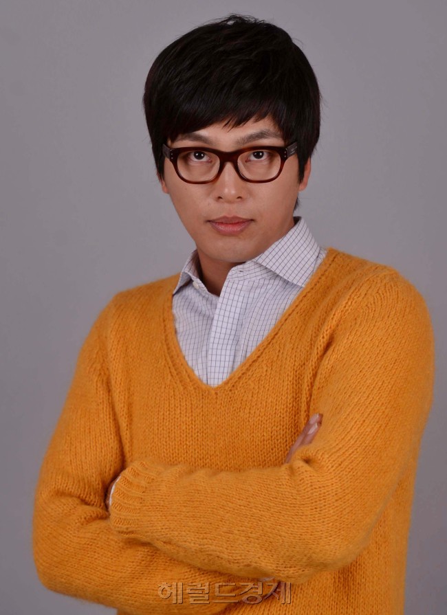 배우 윤희석 인터뷰.<br />이상섭 기자. babtong@heraldcorp.com 2012.10.15
배우 윤희석 인터뷰.
이상섭 기자. babtong@heraldcorp.com 2012.10.15
배우 윤희석 인터뷰.
이상섭 기자. babtong@heraldcorp.com 2012.10.15