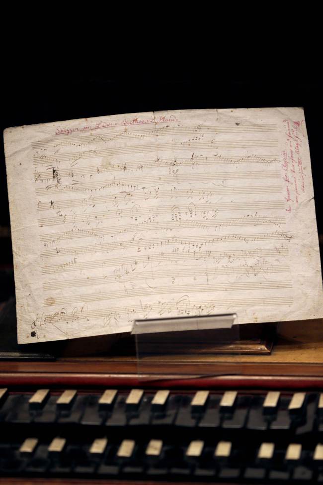 A picture taken Tuesday at Sotheby’s auction house in Paris shows German composer and pianist Ludwig van Beethoven’s handwritten manuscript.   AFP-Yonhap News