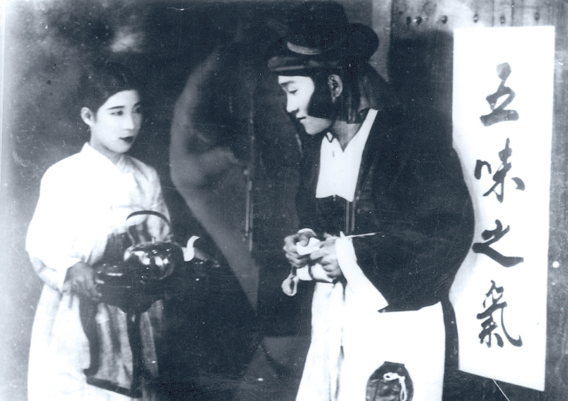 A scene from Korea’s first talking film “The Story of Chun-hyang,” released in 1935 (Korean Film Archive)