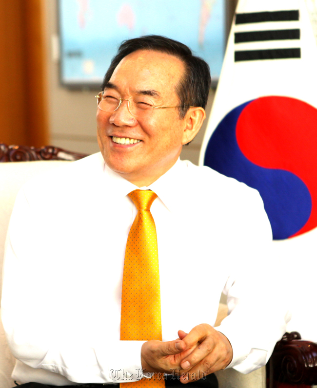 Kong Chang-seok, the president of the Korea Elevator Safety Institute  Korea Elevator Safety Institute