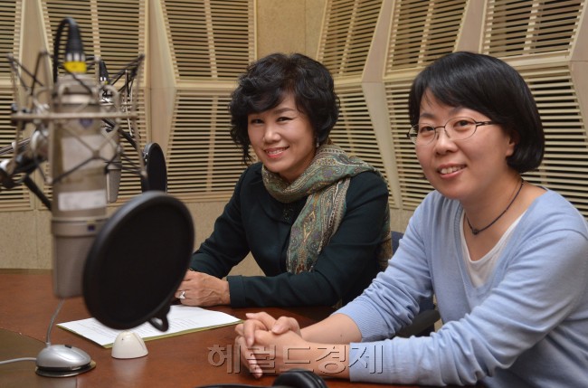 KBS클래식FM 이미선 아나운서 인터뷰.<br />이상섭 기자. babtong@heraldcorp.com<br />2012.10.18
KBS클래식FM 이미선 아나운서 인터뷰.
이상섭 기자. babtong@heraldcorp.com
2012.10.18
KBS클래식FM 이미선 아나운서 인터뷰.
이상섭 기자. babtong@heraldcorp.com
2012.10.18