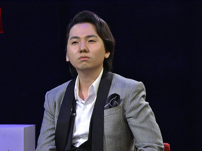임형주(팝페라가수)
팝페라테너 임형주가 방송에서 연애 경험담을 털어놓는다. 임형주는 오는 10월 23일 방송되는 KBS1 ‘즐거운 책 읽기’에서 책 추천은 물론 특별한 노래와 자신의 연애 경험담까... 연애경험담을 솔직하게 털어놔 녹화장에 있던 제작진에게 큰 호응을 얻었다는 후문이다.