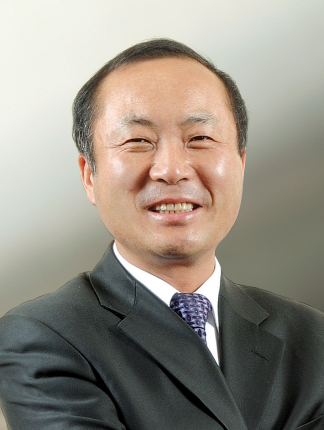 유천일(기업인/STX메탈 대표이사)
지난달 비상장 그룹 계열사인 STX중공업을 흡수 합병하겠다고 선언하면서 이들이 일으킬 시너지에 벌써부터 시장의 관심이 쏠리고 있다. ... 강화하고, 글로벌 토털 솔루션 제공 기업으로 성장동력을 확충한다는 계획이다.