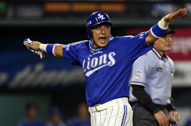 Samsung’s Lee Seung-yeop (top) and Park Seok-min combined for 44 home runs and 176 RBIs this season.   Yonhap News