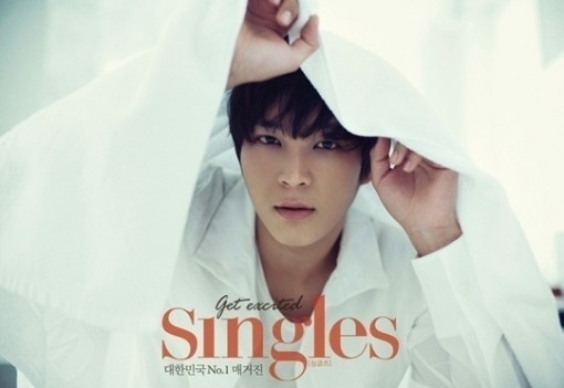 주원(문준원/배우)
‘주원 이상형’이 누리꾼의 관심을 끌고 있다. 최근 주원은 패션 매거진 ‘싱글즈’와의 11월호 화보 촬영에서 자신의 이상형을 밝혔다.... 이어 주원은 자신의 이상형에 대해서도 공개했다. 그는 곰같은 여자, 착한여자를 이상형으로 꼽으면서 “같이 있으면 가장 편하고 결혼해서도 연애할 때처럼 안절부절하는 건 싫다