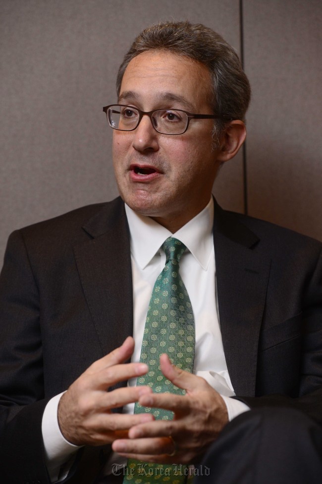 리챠드 새먼스 글로벌녹색성장연구소 소장. 박해묵 기자/mook@heraldcorp.com
Richard Samans, executive director of the Global Green Growth Institute   Park Hae-mook/The Korea Herald
