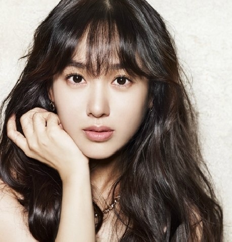 박주미(배우)
교통사고를 당한 배우 박주미의 상태가 처음에 알려진 것보다 심각한 것으로 전해졌다. KBS 드라마 ‘대왕의 꿈’에 출연 중인 박주미는 지난 23일밤 11... 박주미의 매니저가 몰던 승합차는 경북 군위휴게소 인근 고속도로에서 앞서가던 A씨의 25톤 덤프트럭을 추돌해 사고를 당했다.
사진=레젤이엔엠코리아 공식사이트