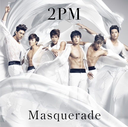 2PM(가수/남자그룹)
그룹 2PM의 다섯 번째 싱글 ‘마스커래이드(Masquerade)’가 니혼TV의 음악방송 ‘해피 뮤직’의 11월 오프닝 테마 곡으로 결정됐다. 2PM의 다섯 번째 싱글앨범이자 ...로, 애절한 멜로디와 2PM의 보컬이 그 느낌을 더한다.