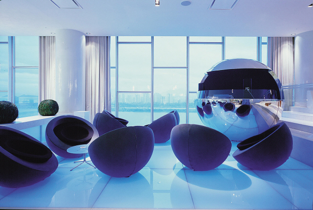 WOOBAR: 177 Walkerhill-ro, Gwanjin-gu, Seoul
(02) 2022-0333