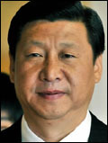 시진핑(Xi Jinping/정치인/중국부주석)
시진핑(習近平)을 정점으로 한 중국의 새 지도부가 개혁을 적극적으로 추진할 가능성이 높다고 뉴욕타임스(NYT)가 분석했다. 이 신문은 중국경제가 붕괴할 것이란 생각은 일시적 유행일 것이고 오히려 중국이 해법을 모색하면서 전진한다는 예측이 더 정확한 것이라고 강조했다.