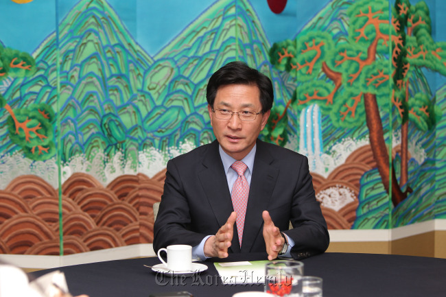 최명희(강릉시시장)
Gangneung Mayor Choi Myeong-hee speaks during an interview with The Korea Herald at the Lakai Pine Resort in Gangneung, Gangwon Province, on Monday.Gangneung City Hall