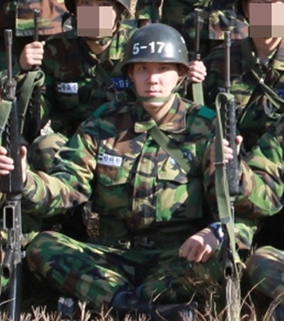박태환(수영선수)
박태환 늠름한 군인 모습…퇴소일 하루 앞당겨
박태환. 사진=육군훈련소