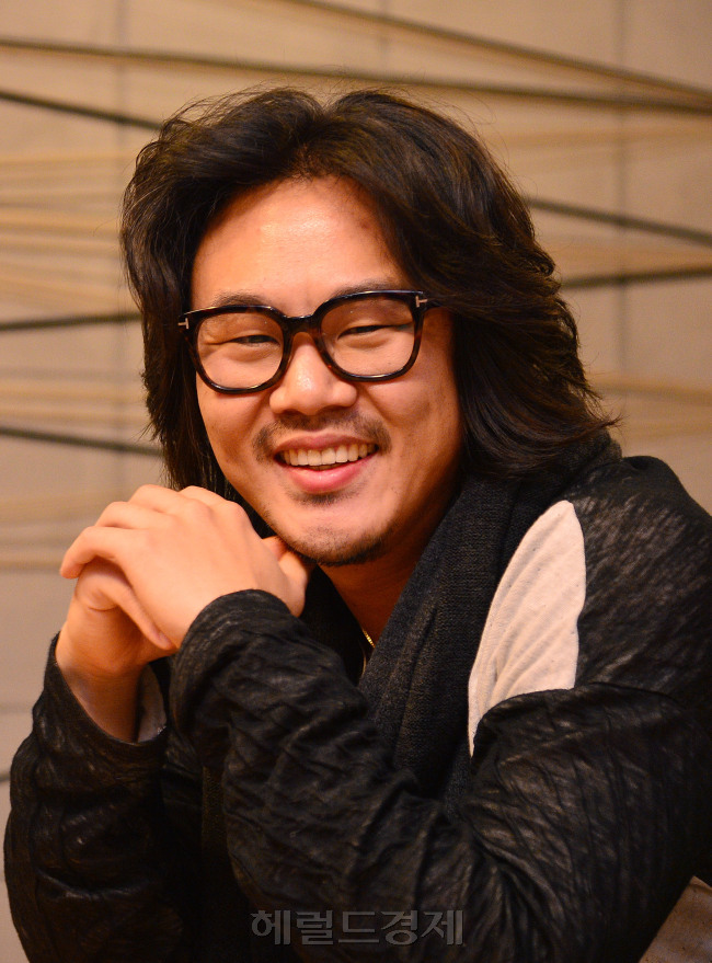 배우 김인권 인터뷰.<br />이상섭 기자. babtong@heraldcorp.com 2012.10.15
배우 김인권 인터뷰.
이상섭 기자. babtong@heraldcorp.com 2012.10.15