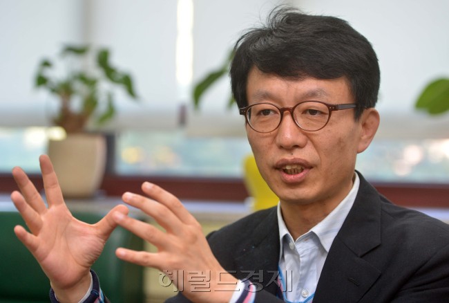 이광재 한국매니페스트실천본부 사무총장<br />이상섭 기자. babtong@heraldcorp.com 2012.10.26
이광재 한국매니페스트실천본부 사무총장
이상섭 기자. babtong@heraldcorp.com 2012.10.26
이광재 한국매니페스트실천본부 사무총장
이상섭 기자. babtong@heraldcorp.com 2012.10.26