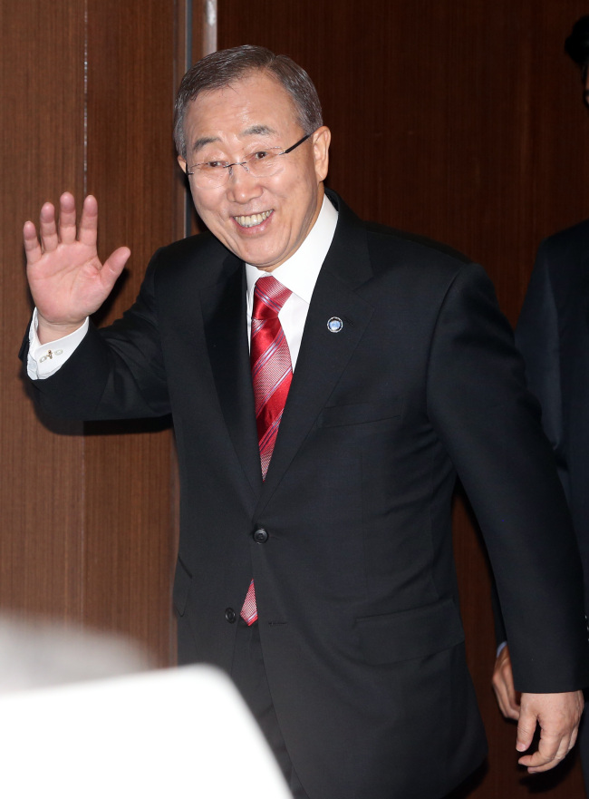 반기문(UN사무총장)
반 총장, 국제정치학회 오찬 참석<YONHAP NO-1176>
Ban Ki-moon