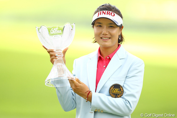 박인비(골프선수)
*골프/미 LPGA 박인비-일 JLPGA 전미정 사상 두번째 한국선수 동반 상금왕 초읽기..2010년 최나연-안선주 이어 두번째
