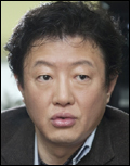 김난도(교수)
청춘 멘토’라는 직책 대신 소비자 트랜드 분석가라는 본연의 분야로 들어가 전기자전거 시장의 자문 교수를 맡았기 때문이다. 30일 마이스터에 따르면, 이날 서울 강남구... 만도 풋루스는 ‘스트라이다’의 디자이너로 유명한 마크 샌더스가 제품 디자인에 참여한 전기자전거로, 접이식이기 때문에 이동이 간편하고 무체인이란 새로운 개념을 도입한 자전거이다.