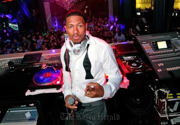 닉 캐논(Nick Cannon/가수/배우)
The multi-entertainer Nick Cannon will perform live at the Boombar on Saturday.   Nick Cannon