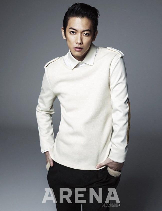 사토 타케루(Sato Takeru/배우)
영화 ‘바람의 검심’으로 인기를 얻고 있는 일본 배우 사토 타케루가 화보를 통해 ‘나쁜 남자’로 변신했다.
사토 타케루는 최근 패션매거진 아레나 옴므 플러스 11월호 화보를 통해 강렬한 눈빛과 무심한 듯한 표정으로, 내면에 잠재된 나쁜남자로서의 차가운 반전 매력을 선사했다.