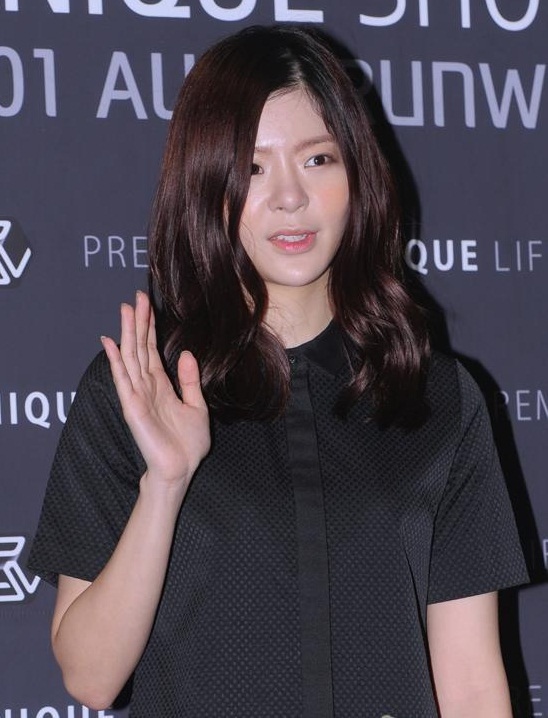 장재인(가수)
가수 장재인이 허리케인 ‘샌디’로 인해 미국 뉴욕에 고립됐다. 장재인이 지난 24일 정규앨범 작업 및 여행 차 뉴욕에 방문, 31일 귀국 예정 이였으나 허리케인 ‘샌디’ 로 인...항이 계속되고 있어 돌아올 수 있는 비행기티켓도 구하지 못하고 숙소도 구하지 못해 매우 난감해 하고 있다”고 전했다.
