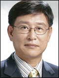 한병희(기업인/롯데하이마트 신임 대표)
회사 창업기였던 1999년~2002년까지 하이마트 초대 경영기획팀장을 맡아 회사가 한국형 ‘가전 카테고리킬러’로 성공하는데 기여했다. ...장동력의 한 축인 해외진출을 담당하는 해외프로젝트팀을 이끌어왔다. 한병희 대표이사는 “롯데그룹의 일원이 되어 회사의 가치를 더욱 높일 수 있는 획기적인 성장의 전환점이 마련됐다”... [