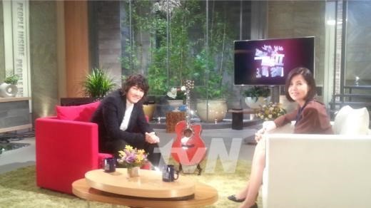 김장훈(가수)
가수 김장훈이 한때 불화설을 겪었다가 화해한 싸이에 대해 솔직한 심경을 내비쳤다. 김장훈은 10월 31일 방송된 tvN ‘백지연의 피플인사이드’에 출연해 최근 ...간이 지나야 알 수 있지만 정말 대한민국을 알리는 브랜드가 됐으면 좋겠다”고 말했다.