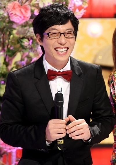 유재석(개그맨/MC)
동료 연예인들 중심으로 결혼식 사회를 가장 많이 보는 사람으로 유명한 ‘국민MC’ 유재석, 그는 가장 바쁜 연예인 중 한 명이다. 그가 지금까지 결혼식장...약속했고 지난 9월 유재석은 8년이 지난 이 약속을 지켜 동료와의 의리를 과시한 것. 결혼식 사회를 안 봐도 바쁠 유재석이 왜 이 처럼 주말마다 사회를 보러 뛰어다니는걸까.
