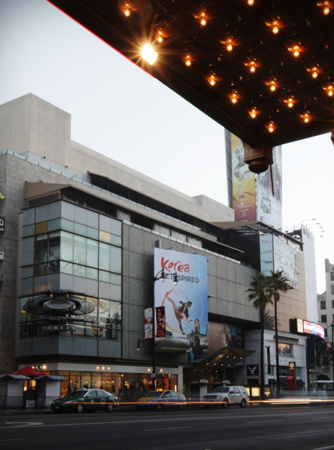 The Korea Tourism Organization Los Angeles office installed a billboard advertisement promoting Korean tourism on the exterior of the Hollywood & Highland Center, a popular shopping mall and entertainment complex in Hollywood Boulevard and Highland Avenue, on Wednesday.   Yonhap News