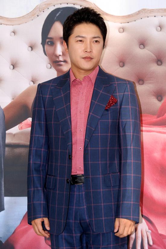 안재모(배우)
안재모, 득남 소식 “둘째 이름은 희망이. 날 닮아 행복”