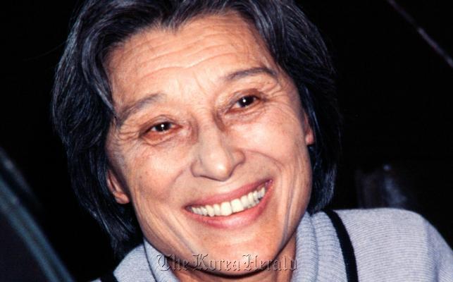 Han Suyin