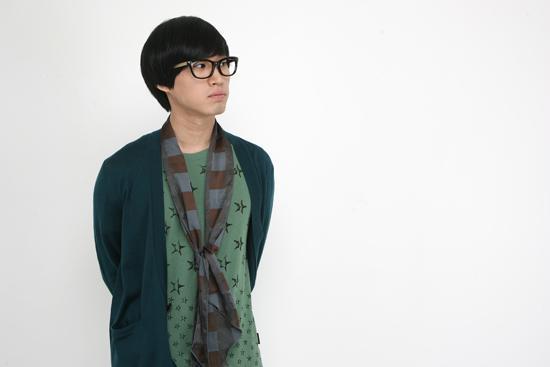 타블로(이선웅/가수/에픽하이)
힙합그룹 에픽하이의 멤버 타블로가 ‘딸바보’ 임을 인증했다. 타블로는 최근 본지와 만난 자리에서 “(강)혜정이가 드라마 찍을 때는 자주 집에 있다. 집에서 앨범 작업을 하는 시...다”라며 “딸과 잘 놀아주는 것 빼고는 좋은 아빠가 아니라고 생각한다”고 웃어보였다. 타블로는 또 “또 딸이 나에게 바라는 것이 없다. 장난감, 뽀로로에 더 관심이 많다”며 “놀...