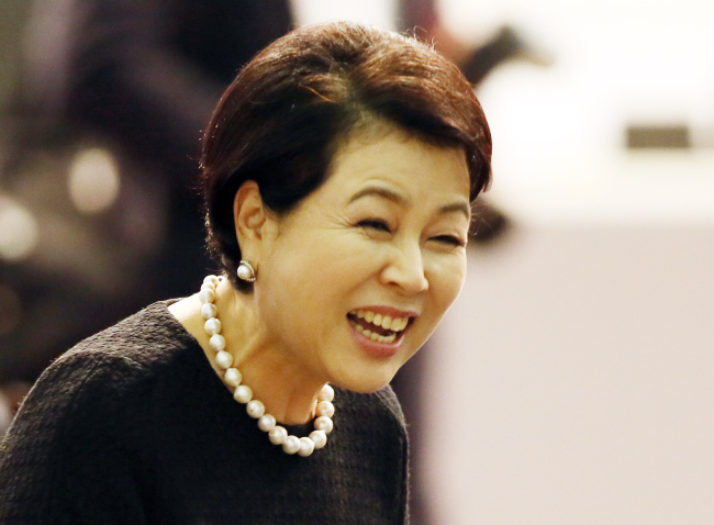 김윤옥(영부인)
Kim Yoon-ok