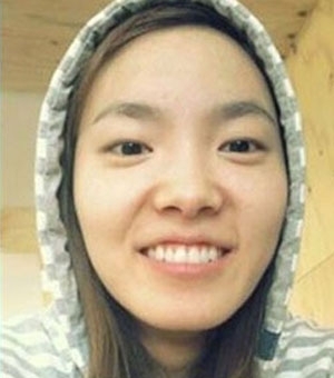 신보라(개그우먼)
개그우먼 신보라 생얼이 화제다. 신보라는 지난 4일 자신의 트위터에 “개콘 야구팀 메세나 경기 응원 다녀왔어요. 혼을 담은 응원으로 이겼습...화장기 없는 수수한 민낯으로 포즈를 취한 모습이 담겨있다. 특히 민낯에도 깨끗한 피부가 눈길을 끈다. 신보라 생얼 사진에 네티즌들은 “신보라 생얼, 피부 좋다"