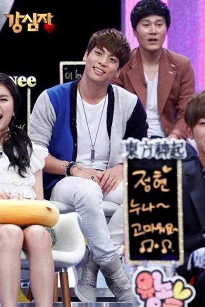 김종현(가수/샤이니)
종현 누나 사랑 고백 이 화제다. 최근 진행된 SBS ‘강심장’녹화에 출연한 그룹 샤이니 멤버 종현은 친누나에 대한 애정을 과시했다. 이날 방송에서 종현은 “두 살 위의 친누나가 있는데 많이 친해서 여자친구라고 오해를 많이 받았다”고 말했다.