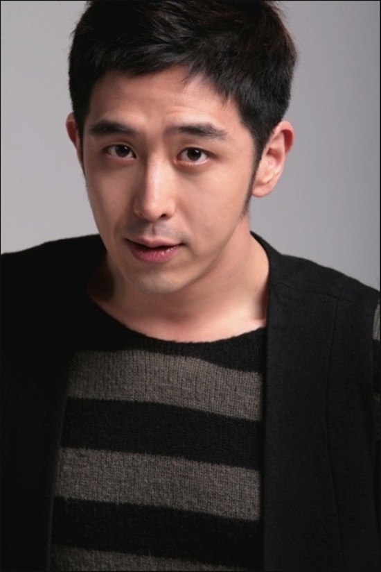 장태성(배우)
배우 장태성이 KBS2 새 수목드라마 ‘전우치(극본 조명주, 연출 강일수)’에 합류하며 차태현-이희준 등과 호흡을 맞춘다. 11월 8일 장태성의 소속사 측은 “장태성이 ‘전우치’ 내관 복말에 캐스팅 돼 궁궐의 기둥 역할을 해나갈 예정”이라고 밝혔다.