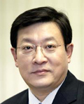 허태수(기업인/GS홈표핑 사장)
GS샵, 패션리더 홈쇼핑 선언 -8일 청담동 비욘드 뮤지엄에서 윈터 컬렉션 개최 [헤럴드경제=홍성원 기자]허태수 GS샵 대표는 8일“패션의 중심이 홈쇼핑으로 이동하고 있다”며 “과거엔 가격을 앞세워 유행을 쫓아갔다면 앞으로는 가치를 앞세워 유행을 선도하겠다”고 말했다.