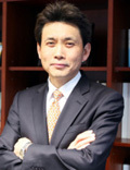 변재완(기업인/SK텔레콤 종합기술원장)
SK텔레콤은 7일 (현지시간) 독일 프랑크푸르트에서 열린 NGMN 회의에서 자사의 변재완 종합기술원장이 글로벌 이동통신사업자 10개사로 구성된 이사회 의장으로 선출됐다고 밝혔다.