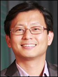 최관호(기업인/한국게임산업협회장)
게임전시회인 ‘지스타’를 주최하는 최관호<사진> 한국게임산업협회장은 8일 헤럴드경제와의 인터뷰에서 “지스타 이후 게임 한류를 더욱 확대할 것”이라고 밝혔다.
문화체육관광부와 부산시가 주최하고 한국게임산업협회와 부산정보산업진흥원 공동 주관하는 지스타가 ‘게임 마음을 움직여 세상을 감동시킨다(Game, Touching the World)’를 주제로 8~11일 부산 벡스코에서 열리고 있다.