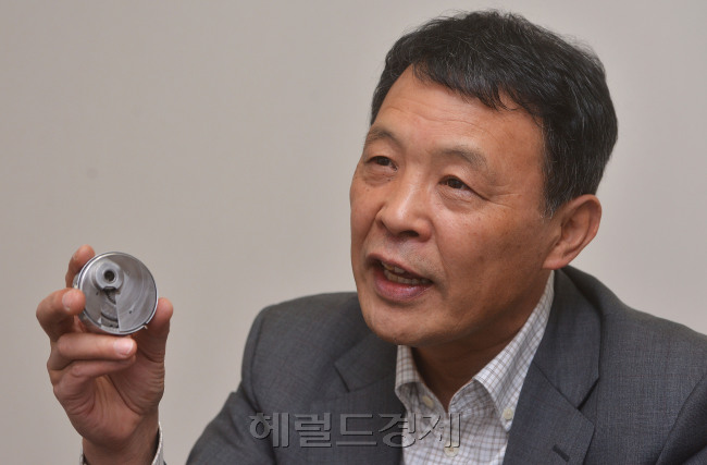 신진스틸 이면희 본부장 인터뷰.<br />이상섭 기자. babtong@heraldcorp.com 2012.11.08
신진스틸 이면희 본부장 인터뷰.
이상섭 기자. babtong@heraldcorp.com 2012.11.08
신진스틸 이면희 본부장 인터뷰.
이상섭 기자. babtong@heraldcorp.com 2012.11.08