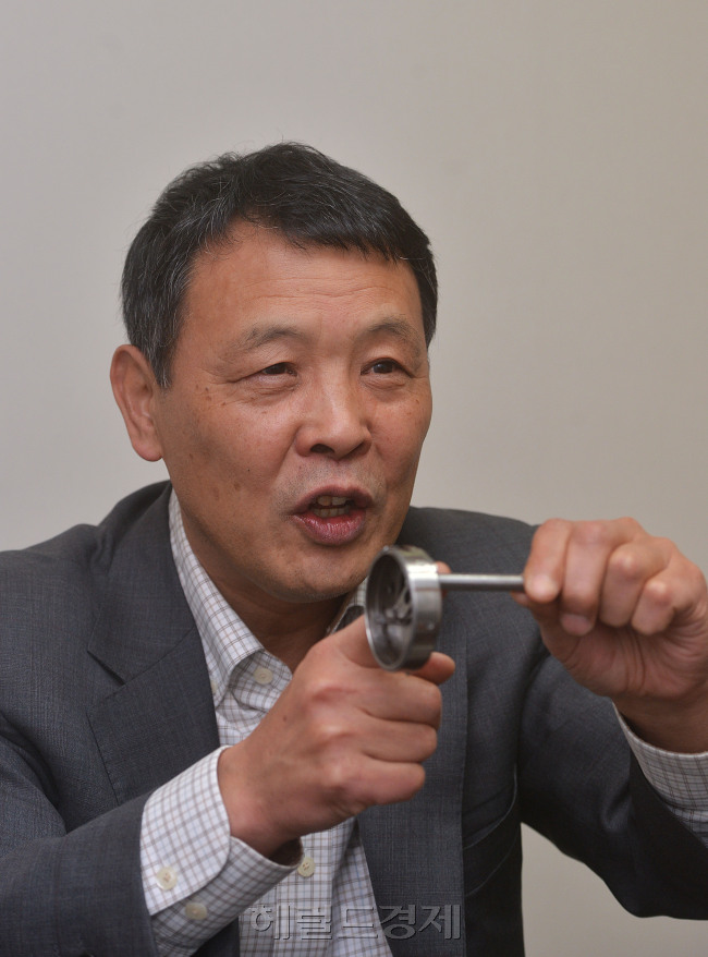 신진스틸 이면희 본부장 인터뷰.<br />이상섭 기자. babtong@heraldcorp.com 2012.11.08
신진스틸 이면희 본부장 인터뷰.
이상섭 기자. babtong@heraldcorp.com 2012.11.08
신진스틸 이면희 본부장 인터뷰.
이상섭 기자. babtong@heraldcorp.com 2012.11.08