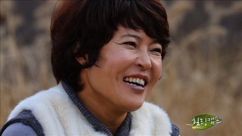 조혜련(개그우먼)
조혜련은 최근 진행된 SBS ‘힐링캠프-기쁘지 아니한가’의 녹화에 참석했다. 이날 진행된 녹화에서 조혜련은 결혼 13년 만에 각자의 길을 가기로 해 팬들을 충격에 빠뜨렸던 이혼과 그 이후의 생활에 대한 이야기를 허심탄회하게 털어놓았다.