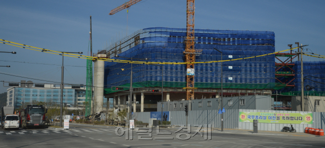 입주 40일 앞둔 세종시 스케치<br />정희조 기자/checho@heraldcorp.com 121028
입주 40일 앞둔 세종시 스케치
정희조 기자/checho@heraldcorp.com 121028