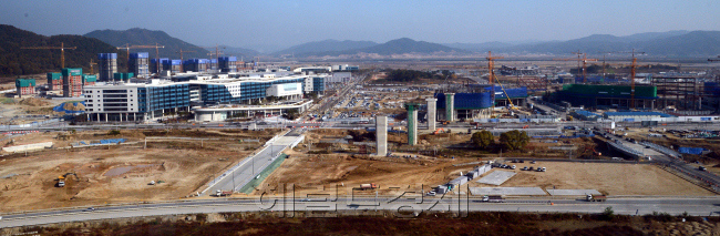 입주 40일 앞둔 세종시 스케치<br />정희조 기자/checho@heraldcorp.com 121028
입주 40일 앞둔 세종시 스케치
정희조 기자/checho@heraldcorp.com 121028