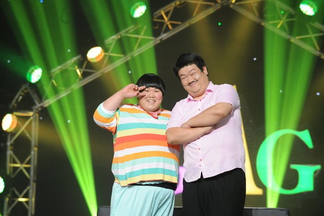 김수영(개그맨),유민상(개그맨)
문제갑 한연노 정책의장은 12일 기자간담회에서 “‘개그콘서트’는 원래 60분으로 계약돼 있는데, 방송시간이 100분까지 늘었는데 초과분을 지급하지 않고 있다. 엄연한 출연료 착복이다. 미지급 출연료를 소송이든, 별도 협약을 맺든 받아낼 생각”이라며 밝혔다.