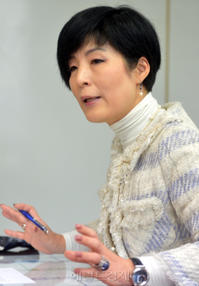 박은하 외교통상부 개발협력국장<br />김명섭 기자 msiron@heraldcorp.com
박은하 외교통상부 개발협력국장
김명섭 기자 msiron@heraldcorp.com
박은하 외교통상부 개발협력국장
김명섭 기자 msiron@heraldcorp.com