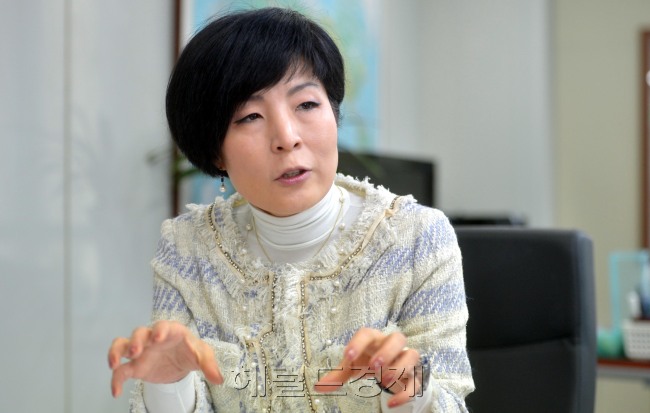 박은하 외교통상부 개발협력국장<br />김명섭 기자 msiron@heraldcorp.com
박은하 외교통상부 개발협력국장
김명섭 기자 msiron@heraldcorp.com
박은하 외교통상부 개발협력국장
김명섭 기자 msiron@heraldcorp.com