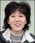 권여선(소설가)
소설가 권여선(47·사진)이 제44회 한국일보 문학상을 수상했다. 수상작은 장편소설 ‘레가토’. 학생운동서클 멤버였던 남녀가 약 30년이 지난 현재 시점에서 풀어낸 386 운동권 세대의 이야기다.