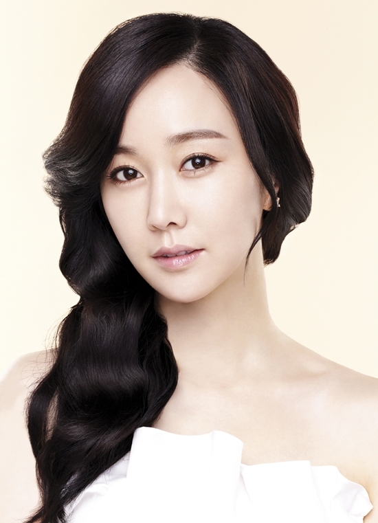김민서(배우)
배우 김민서가 국정원 요원으로 변신한다.
11월 13일 오후 김민서 소속사 키이스트 측은 “김민서가 오는 2013년 1월 방송예정인 MBC 드라마 ‘비밀남녀전’에 출연한다”고 밝혔다.