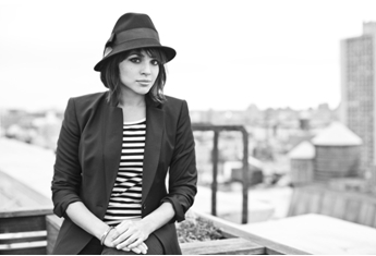 노라 존스(Norah Jones/가수)
미국의 싱어송라이터 노라 존스(Norah Jonesㆍ사진)가 오는 17일 오후 7시 잠실 실내체육관에서 내한공연을 갖는다. 노라 존스의 내한은 2005년 이후 7년 만이다.